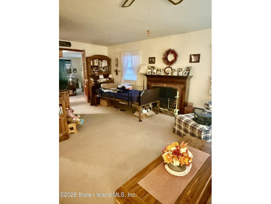 WELL MAINTAINED ONE FAMILY HOME FEATURING A DESIRABLE FIRST - photo 12