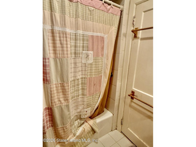 WELL MAINTAINED ONE FAMILY HOME FEATURING A DESIRABLE FIRST - photo 25