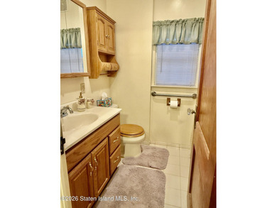 WELL MAINTAINED ONE FAMILY HOME FEATURING A DESIRABLE FIRST - photo 26