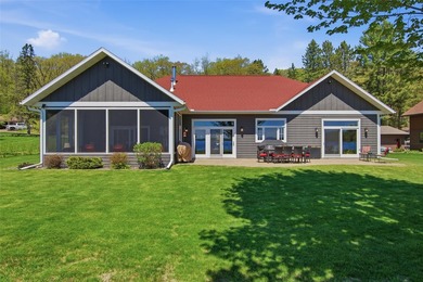 Do you want a beautiful lake home with a sandy beach, on a level - photo 3