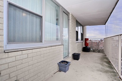 Renovated  Corner One Bedroom Apartment on Boulevard East Approx