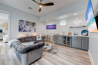 Welcome to *The Blue Flamingo*, a beautifully furnished retreat - photo 12