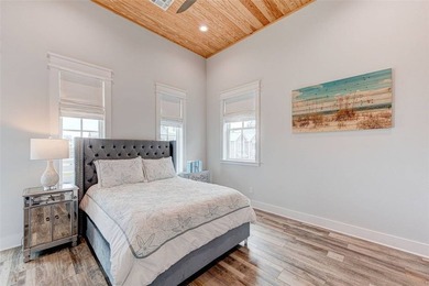 Welcome to *The Blue Flamingo*, a beautifully furnished retreat - photo 16