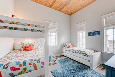 Welcome to *The Blue Flamingo*, a beautifully furnished retreat - photo 24