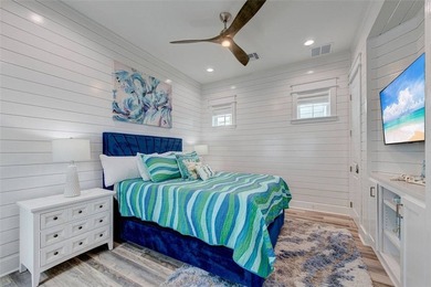 Welcome to *The Blue Flamingo*, a beautifully furnished retreat - photo 28