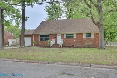 Welcome Home! This updated and upgraded 5 bedrooms, 3 full baths - photo 3