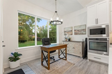 Priced well under appraised value, this is an unbelievable deal! - photo 4