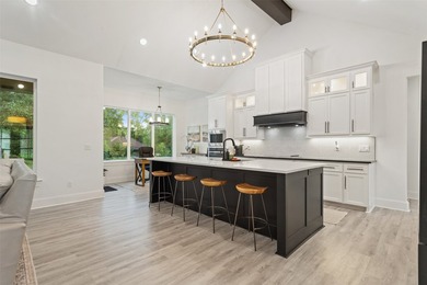 Priced well under appraised value, this is an unbelievable deal! - photo 6