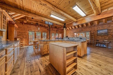 Absolutely beautiful log home in Chester. Every detail - photo 10