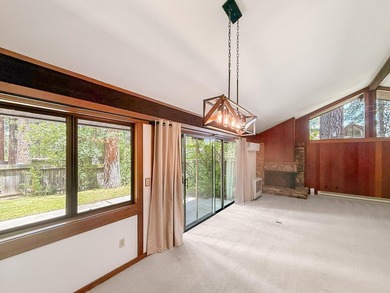 Welcome to easy mountain living in the heart of Graeagle. This - photo 3