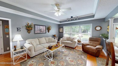 Pristine extremely well kept fresh feeling home in a culdesac - photo 4