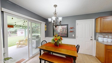 Pristine extremely well kept fresh feeling home in a culdesac - photo 7