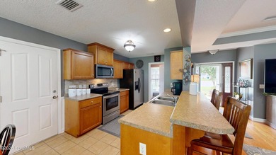 Pristine extremely well kept fresh feeling home in a culdesac - photo 8
