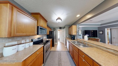Pristine extremely well kept fresh feeling home in a culdesac - photo 9