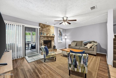 Beautifully maintained 2 bedroom, 1.5 bathroom end unit - photo 12