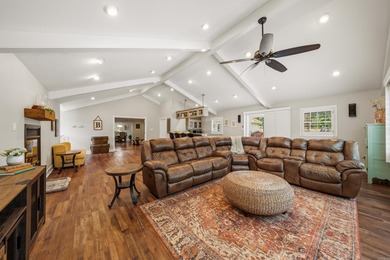 Welcome to this spectacular 5 Bedroom, 3.5 Bath custom home - photo 12