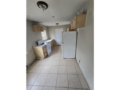 Excellent 2-bedroom, 1-bath block home in St. Petersburg! This - photo 12
