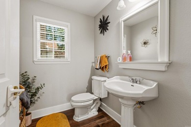 Welcome to this spectacular 5 Bedroom, 3.5 Bath custom home - photo 16