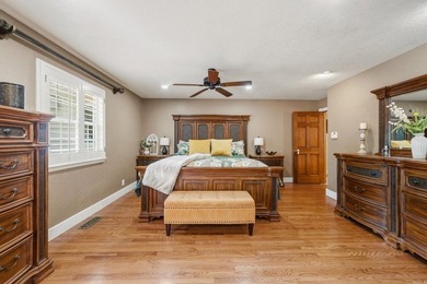 Welcome to this spectacular 5 Bedroom, 3.5 Bath custom home - photo 19