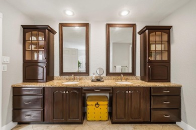 Welcome to this spectacular 5 Bedroom, 3.5 Bath custom home - photo 20