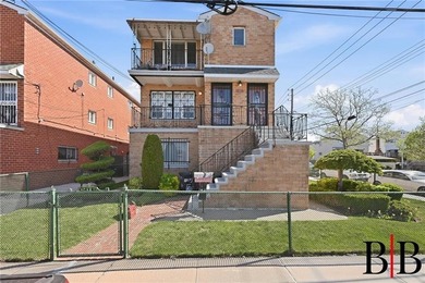 Please welcome this detached multi-family! This brilliant home - photo 1