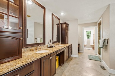 Welcome to this spectacular 5 Bedroom, 3.5 Bath custom home - photo 21