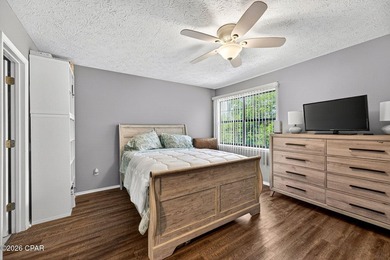 Beautifully maintained 2 bedroom, 1.5 bathroom end unit - photo 22