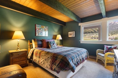 Seller is the 2nd owner since this unit was built in the early - photo 23