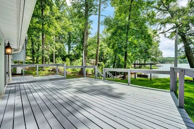 Your lakeside happy place is calling! This fully move-in-ready 1 - photo 23