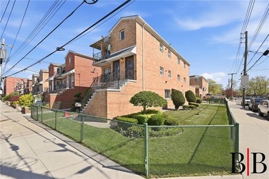 Please welcome this detached multi-family! This brilliant home - photo 4