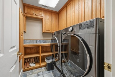 Welcome to this spectacular 5 Bedroom, 3.5 Bath custom home - photo 26