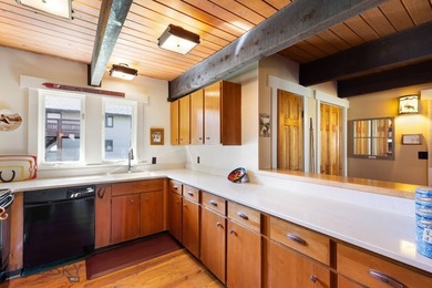 Seller is the 2nd owner since this unit was built in the early - photo 28