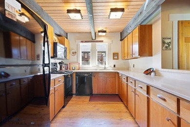 Seller is the 2nd owner since this unit was built in the early - photo 30