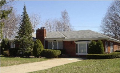 Hammond Lake Home For Sale in West Bloomfield Michigan