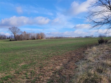 Lake Acreage Sale Pending in Middletown, Missouri