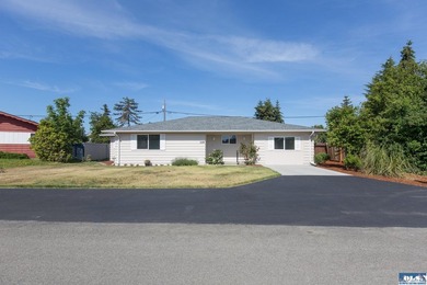 Meticulously updated from top to bottom, this move-in ready - photo 1