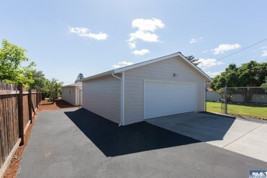 Meticulously updated from top to bottom, this move-in ready - photo 10