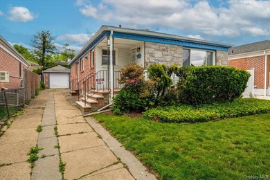 Welcome to this charming home located in the heart of Whitestone - photo 1
