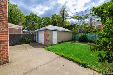 Welcome to this charming home located in the heart of Whitestone - photo 6