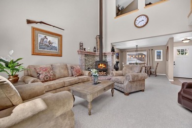 This impeccably maintained Lake Almanor West home has been - photo 4