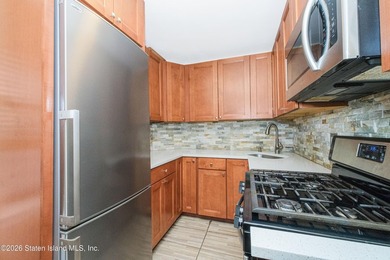 Gorgeous One Bedroom Co-Op nestled in the Kings Oliver, one of - photo 8