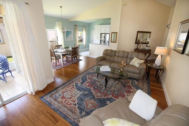 You'll fall in love with this beautifully updated lakefront home - photo 9