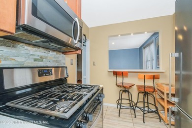 Gorgeous One Bedroom Co-Op nestled in the Kings Oliver, one of - photo 9