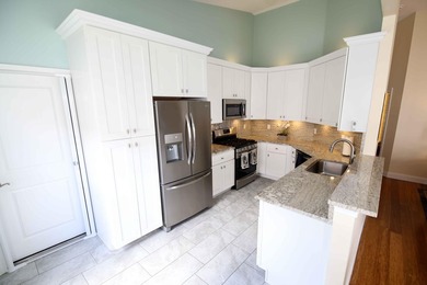 You'll fall in love with this beautifully updated lakefront home - photo 10