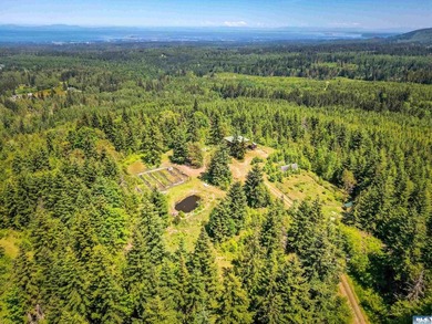 This unbelievable property presents a once-in-a-lifetime - photo 2