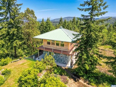 This unbelievable property presents a once-in-a-lifetime - photo 6