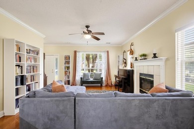 Beautiful Family Home in Highly Sought-After Goose Creek - photo 8