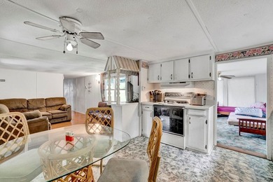 Cheap & Cheerful! This lakefront SW comes furnished with Five - photo 14