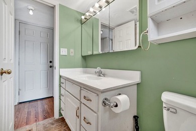 Cheap & Cheerful! This lakefront SW comes furnished with Five - photo 18