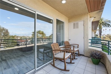 Completely remodeled from top to bottom, this stunning - photo 18